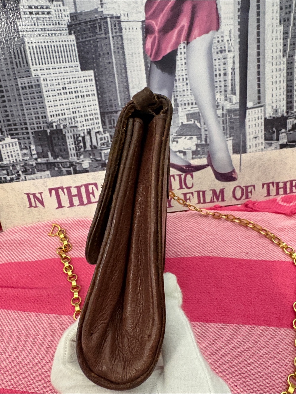 Gucci Beige Brown GG Supreme Crossbody with Gold Chain - Picture 3 of 12